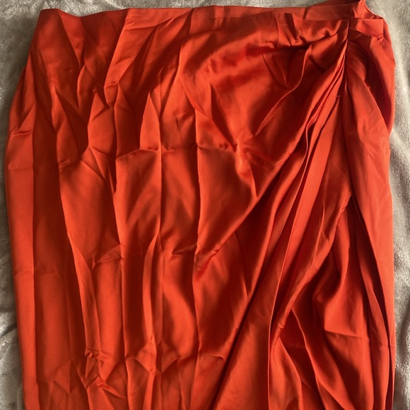 SHEIN Ruched Split Thigh Satin Skirt - Picture 3 of 4